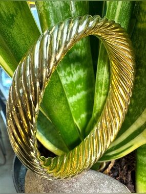 18k ITAOR ITALY wide Bangle Bracelet